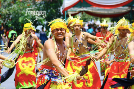 Contoh busana Belian.