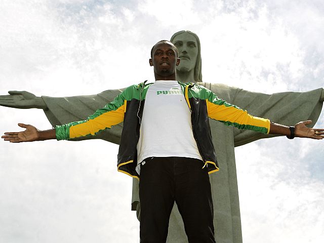USAIN BOLT VISITA EL CRISTO REDENTOR