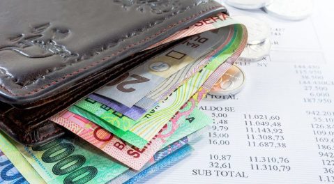 Wallet-and-Money-LQ-1000x550